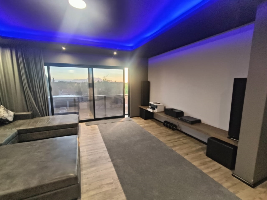 6 Bedroom Property for Sale in Elim Western Cape